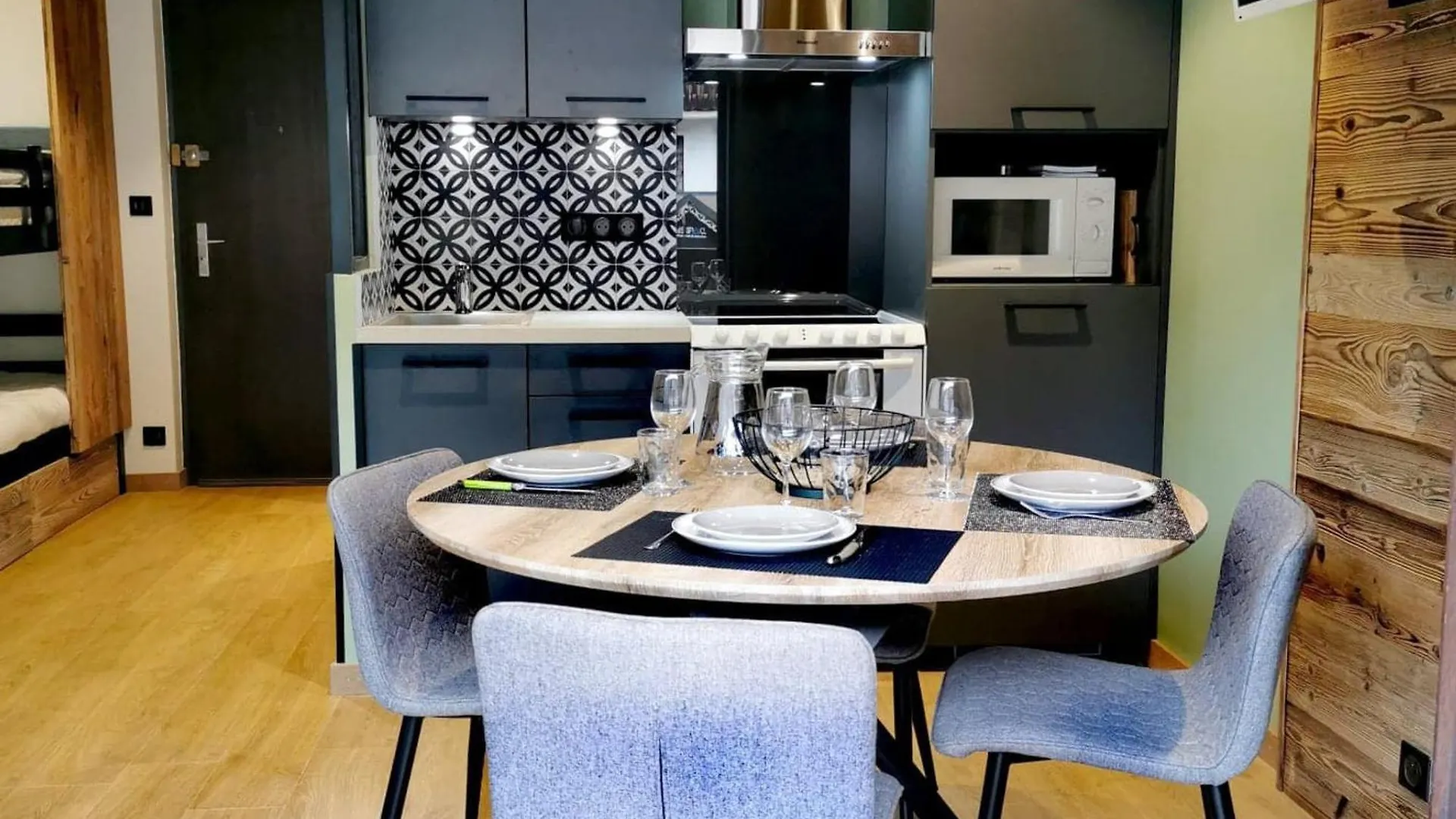 아파트 Studio Renove Avec Kitchenette, Balcon Et Wifi - Fr-1-598-84 레게츠
